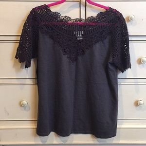 Sundance EUC lace trim tee
